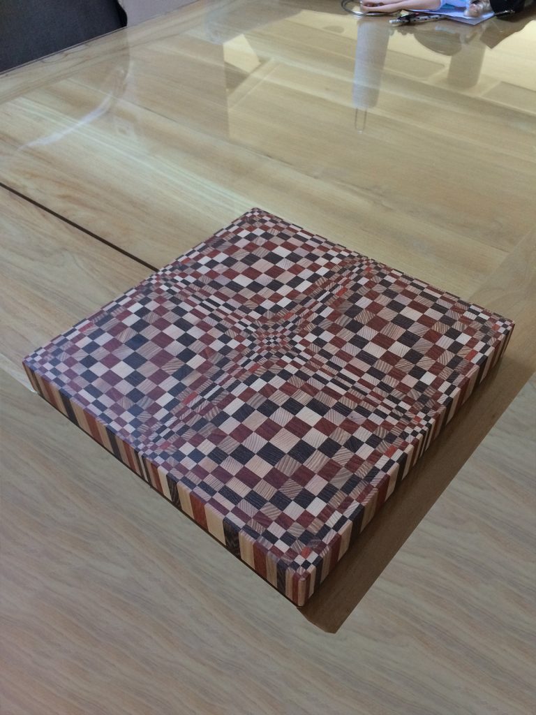 Planche à découper design en bois massif