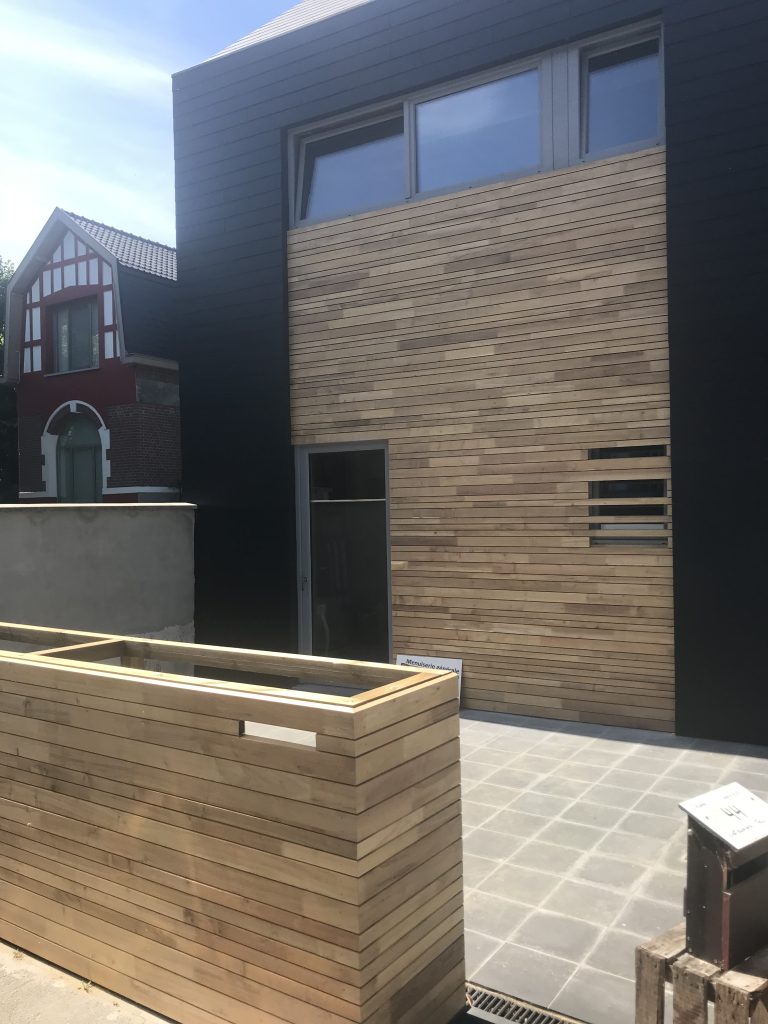 Bardage en bois design à la demande du client